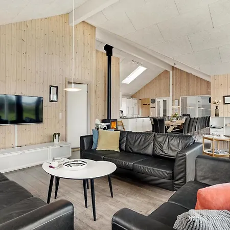 7 Bedroom In Hvide Sande Casa de Férias *