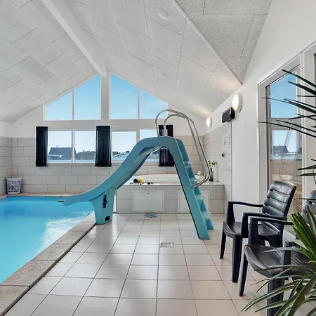7 Bedroom In Hvide Sande Casa de Férias