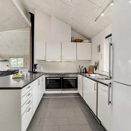 7 Bedroom In Hvide Sande * Nørre Lyngvig